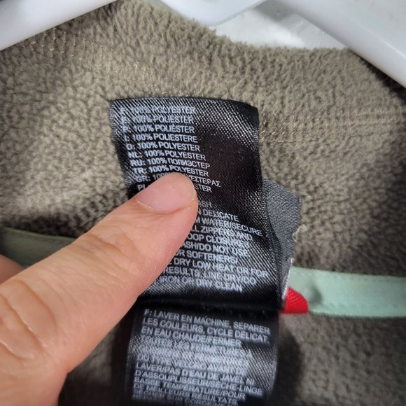 The North Face L Women Polartec Classic 1/3 zip up pullover - Picture 10 of 14